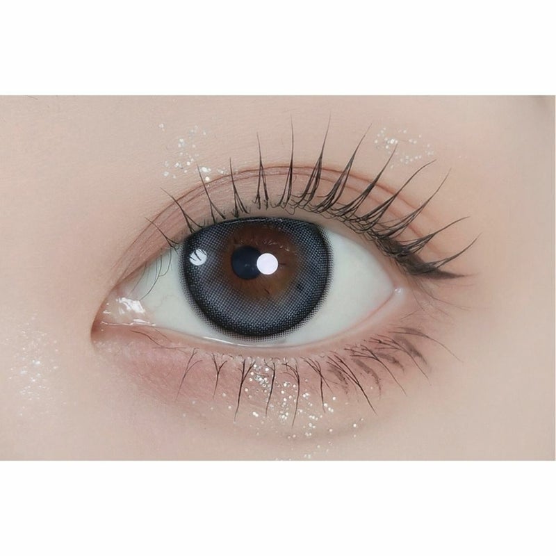 リルムーンゼロシリーズ カラコン 南部桃伽 装用画像　レイクブルー