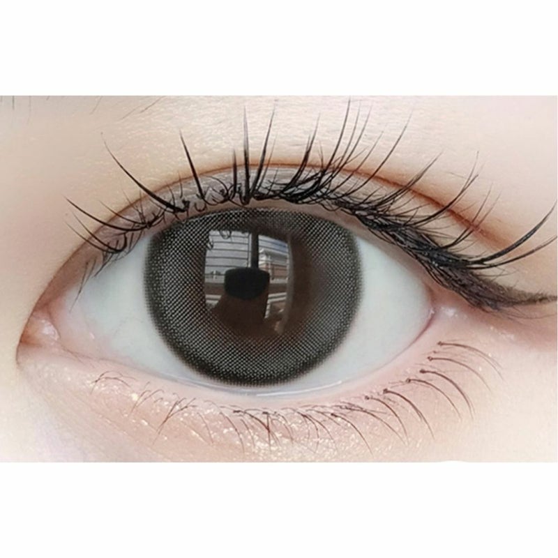  ジョイトゥジョイ (JOYTOJOY) カラコン　ユウグレ　装用画像