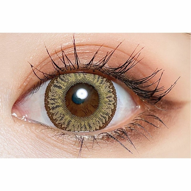 トゥインクルアイズ（TwinkleEyes） カラコン - かとみか KATOMIKA ブラウンベージュ 公式装用画像