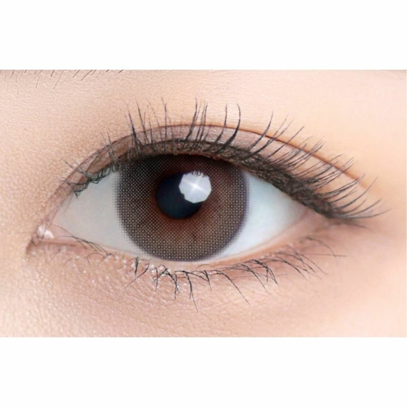 ふふふ (fufufu) カラコン 黒ごまプリン 装用画像