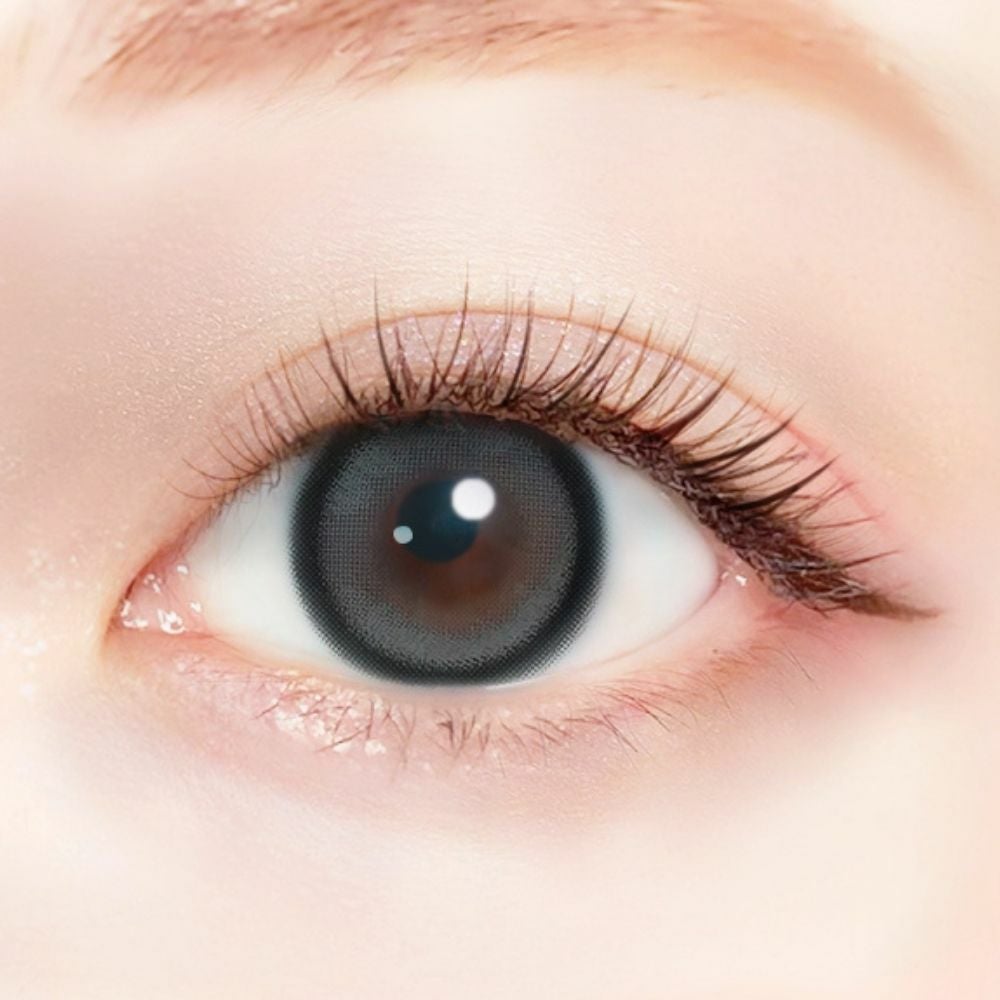 エバーカラー (EverColor) カラコン - 新木優子 なまいきシュガー 装用画像