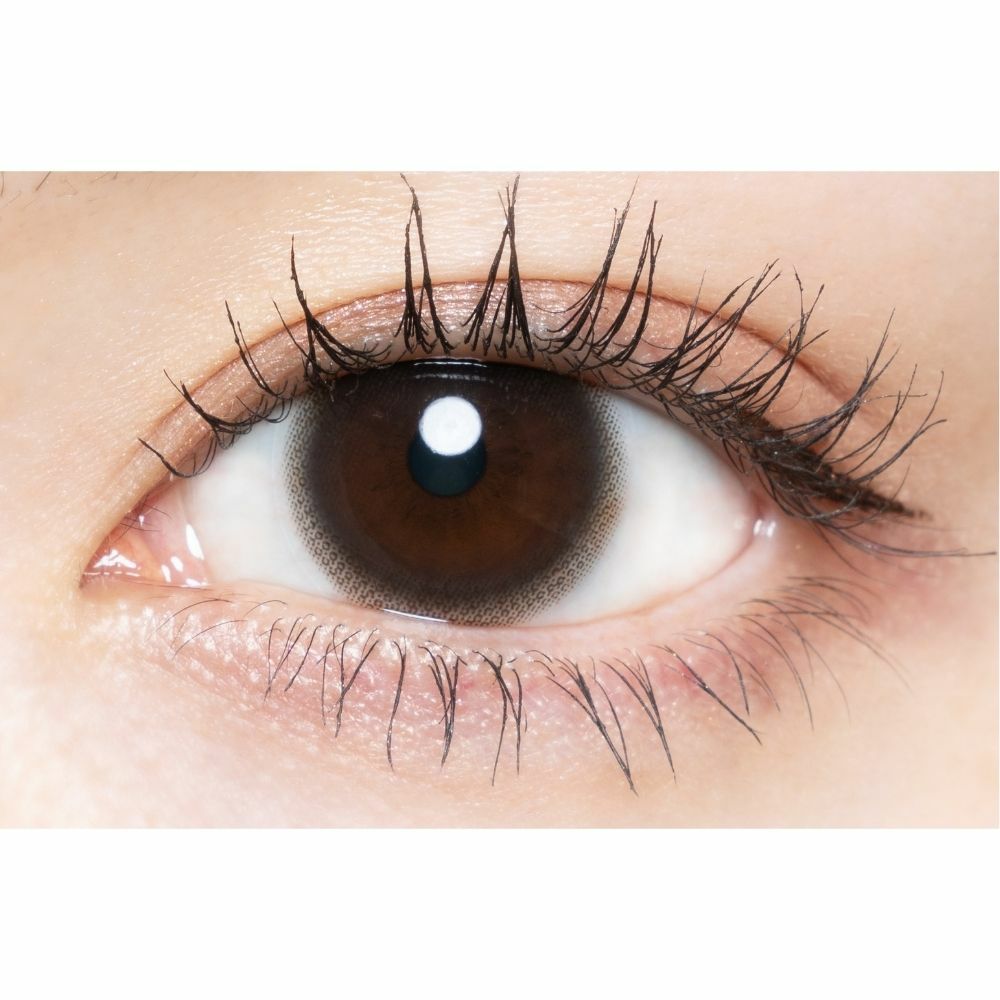 チューズミー (Chu's me) カラコン - ゆうこす (菅本裕子) ワンデー 乱視用 ベイビーブラウン 装用画像