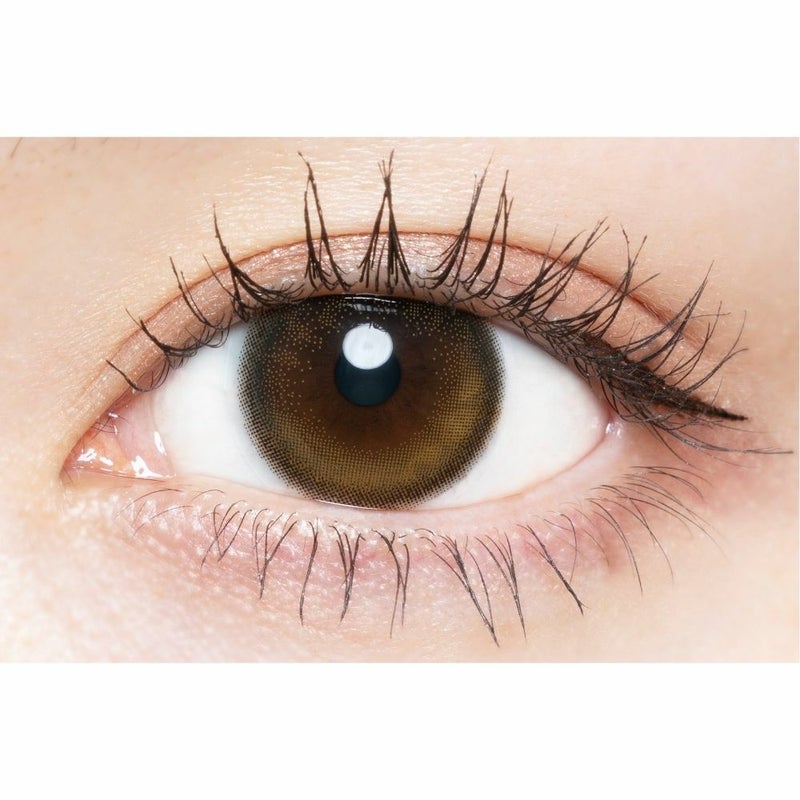 チューズミー (Chu's me) カラコン - ゆうこす (菅本裕子) ワンデー 乱視用 グロスブラウン 装用画像