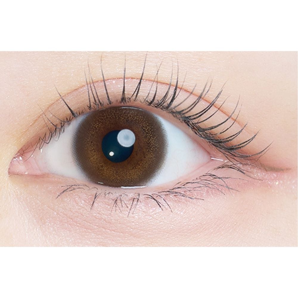 カイカ (Kaica) カラコン - ワンデー 咲初ショコラ　装用画像