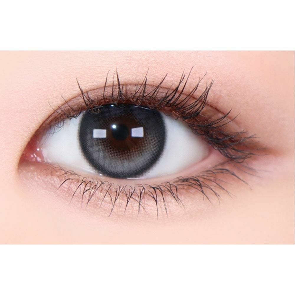 オマイオ (OMYO) カラコン [1month] オマイオ シークレットグレー 装用画像