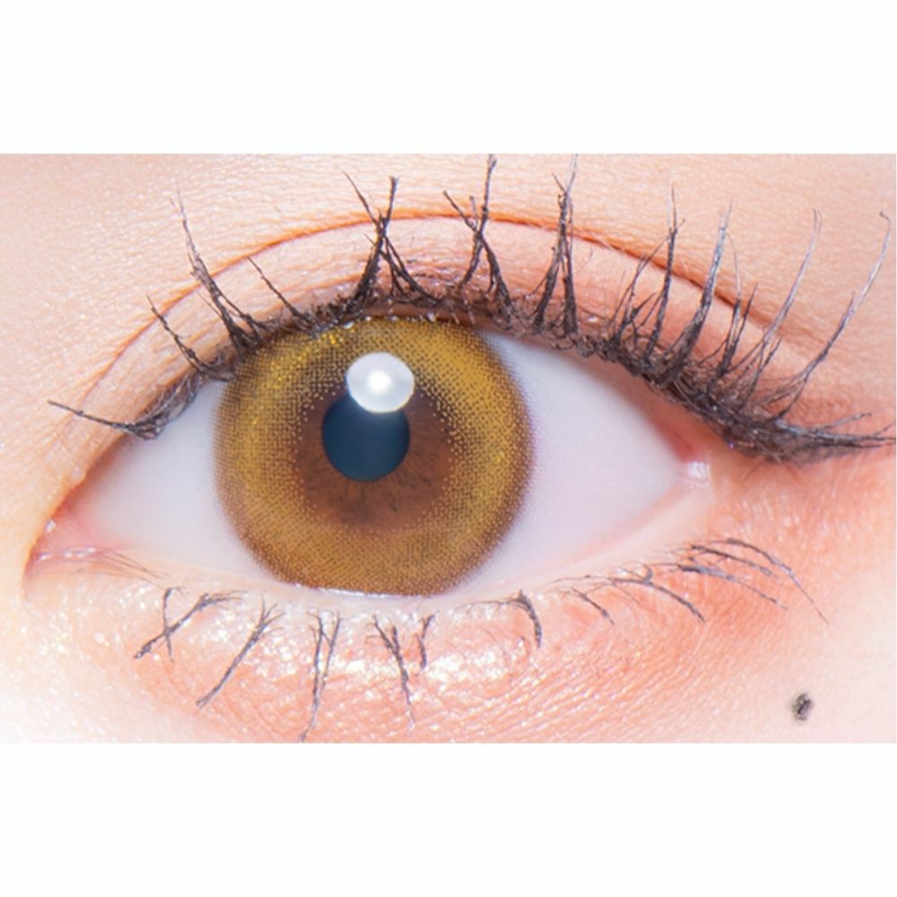  フルーリー (Flurry) カラコン - 明日花キララ　華麗なキツネ　装用画像